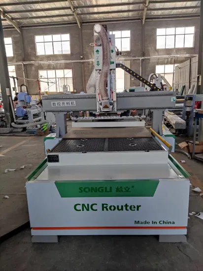 Armário de madeira 3 eixos 4 eixos 3D Máquinas para trabalhar madeira Máquina de gravação Atc CNC Router com CE